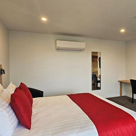 Alps Motel & Apartments ทไวเซิล ภายนอก รูปภาพ