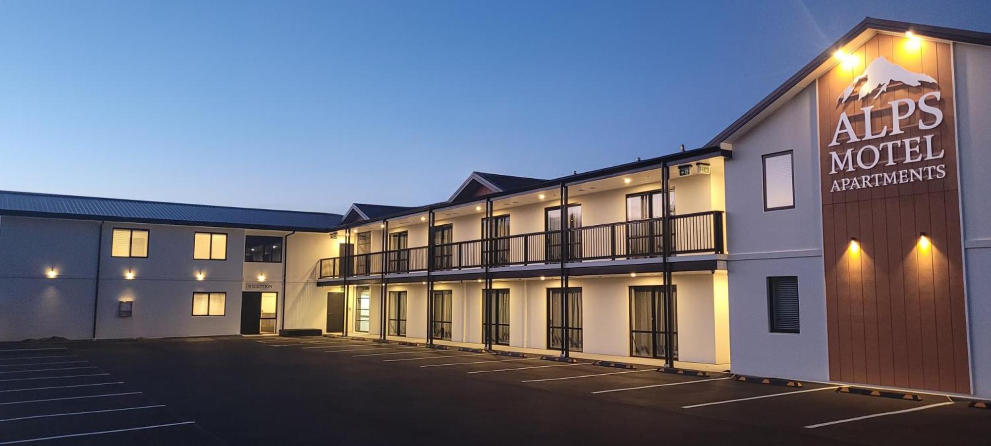 Alps Motel & Apartments ทไวเซิล ภายนอก รูปภาพ